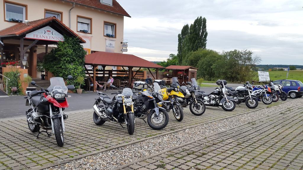 Landgasthof Frankentor Wasserlosen エクステリア 写真