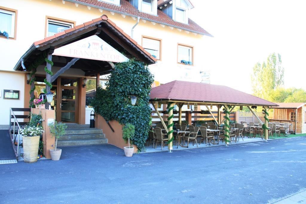 Landgasthof Frankentor Wasserlosen エクステリア 写真