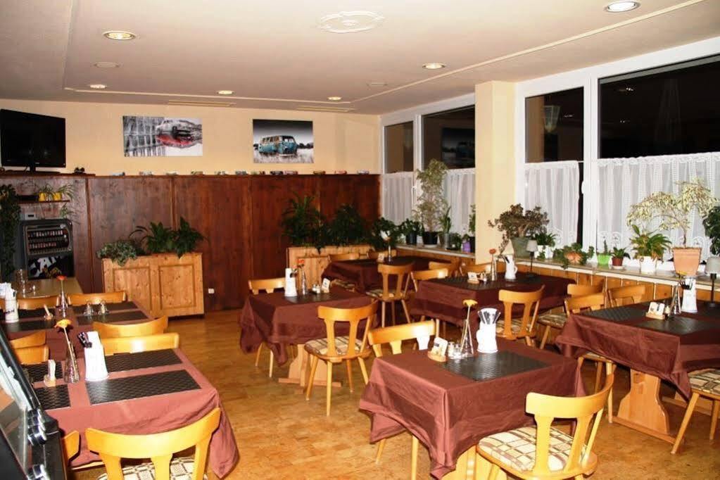 Landgasthof Frankentor Wasserlosen エクステリア 写真